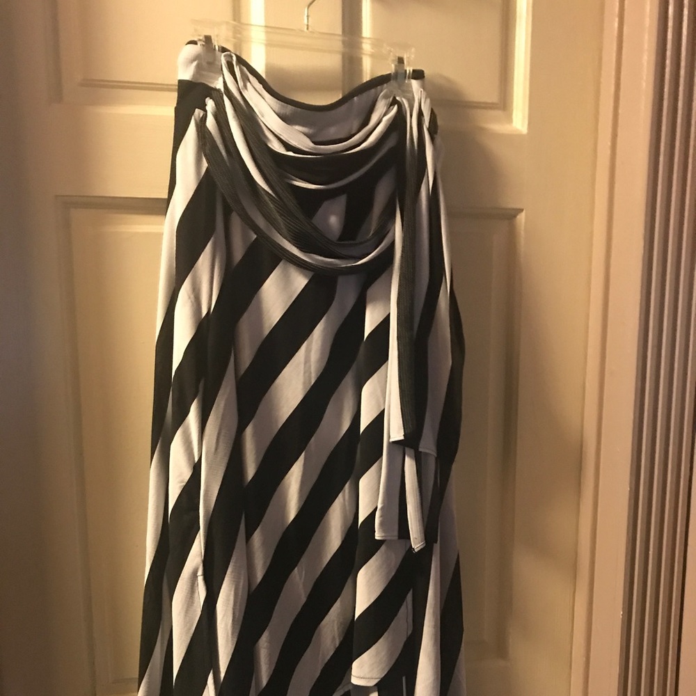 INC Black and White Skirt